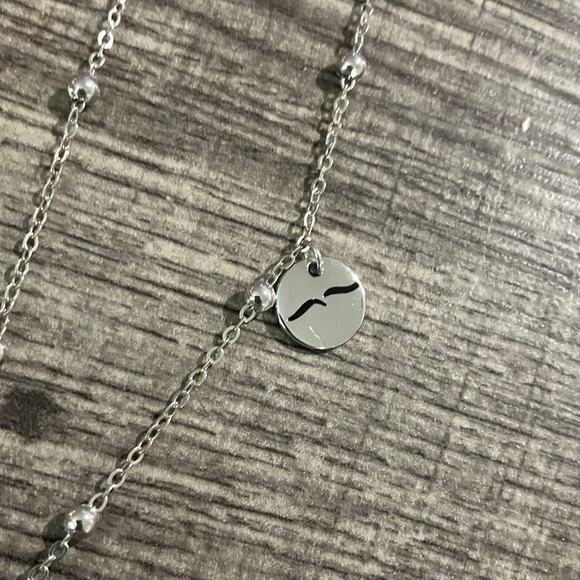 Elegant Silver Heart Pendant Necklace - Picture 3 of 5